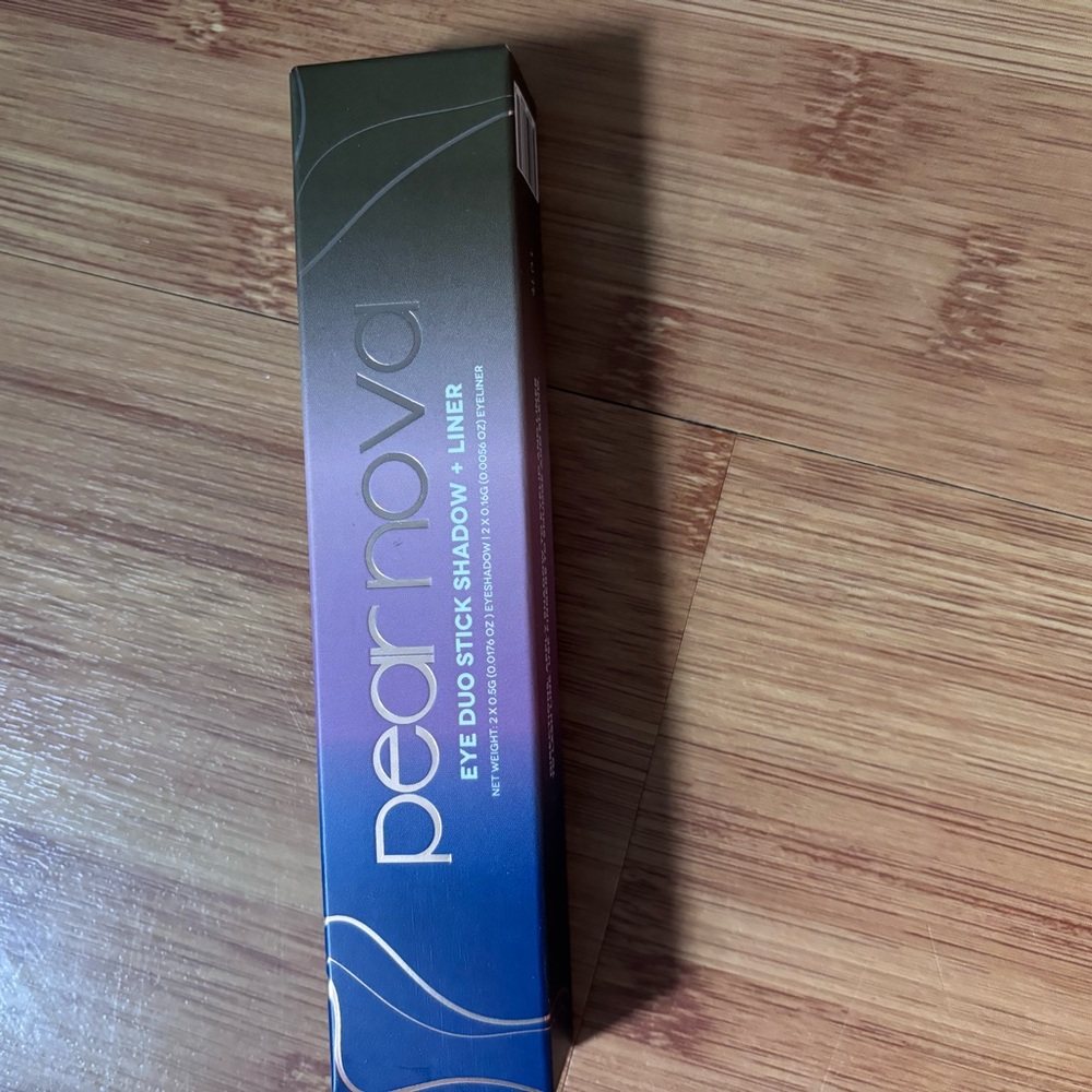 Pear Nova Precision Eyeliner in Purple and Black